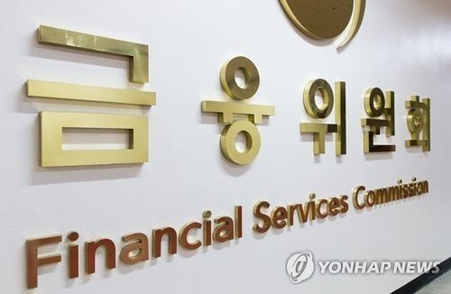 금융권의 경우 생사여탈권을 쥐고 있는 금융위원회의 의중에 따라 모든 인사 및 정책 결정을 하고 있다. 특히 금융권내 유관기관장의 인선작업은 금융위원회의 의중에 의해 결정된다.