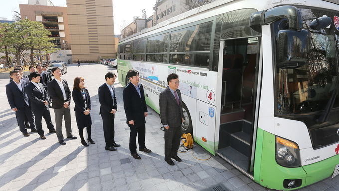 DGB대구은행이 지난 14일 DGB대구은행 수성동 본점에서 대한적십자사 대구·경북혈액원과 함께 ‘사랑의 헌혈’ 행사를 실시했다.