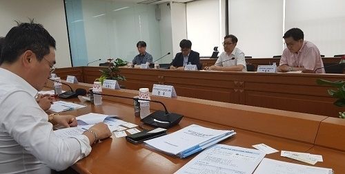 사진=(왼쪽부터 시계방향으로) 한국자동차진단보증협회 정욱회장, 일자리기획단 장영위원, 일자리기획단 박용민과장, 일자리기획단 강완구총괄기획관, 일자리기획단 이원두부장