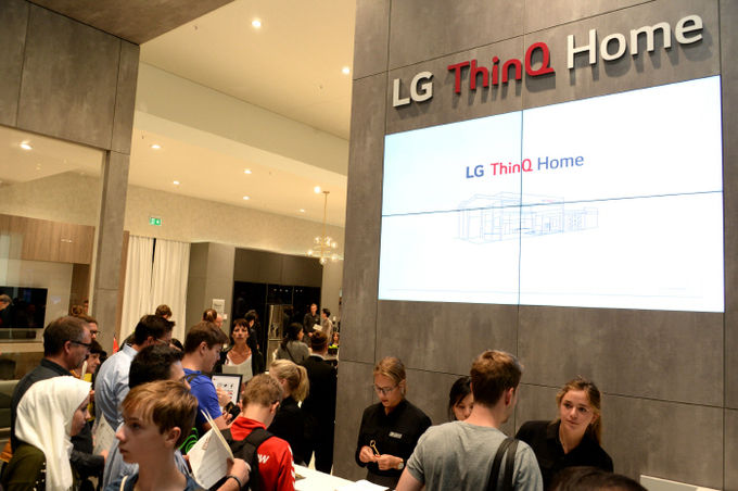 LG전자가 현지시간 독일 베를린에서 열리는 IFA 2019에서 LG전자의 인공지능 기술과 차별화된 시장선도 제품들이 변화시키는 생활공간 ‘LG 씽큐 홈’을 선보였다. 사진=LG전자