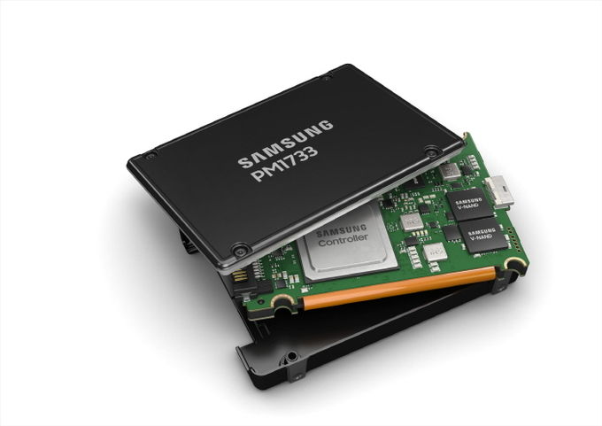 삼성전자 초고용량 SSD 2.5인치_U.2. 사진=삼성전자