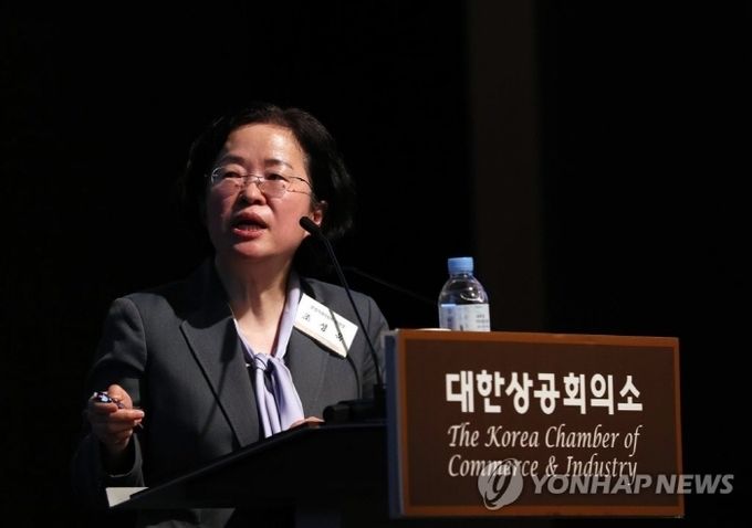 조성욱 공정거래위원장이 22일 서울 중구 대한상공회의소에서 열린 CEO 조찬간담회에서 '공정한 시장경제 생태계 조성을 위한 공정위 정책방향'을 주제로 강연하고 있다. 사진=연합뉴스