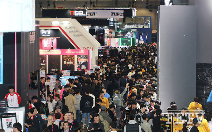 지난 14일 부산 벡스코에서 개막한 국제게임전시회 '지스타2019'. 사진=조성호 기자
