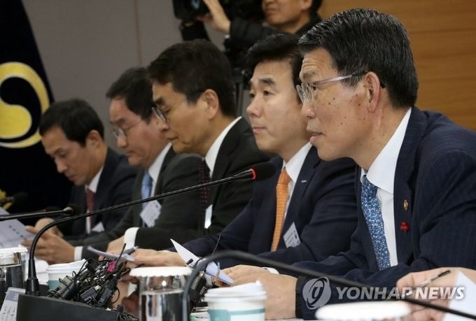 은성수 금융위원장이 7일 서울 광화문 정부서울청사에서 열린 금융투자업계 최고경영자(CEO) 간담회에서 발언을 하고 있다. 사진=연합뉴스
