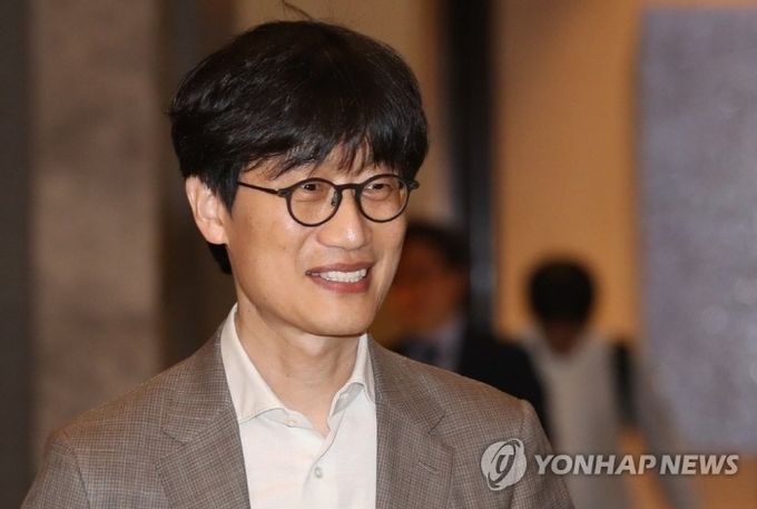 네이버 창업자인 이해진 글로벌투자책임자(GIO)가 지난해 6월 서울 종로구 포시즌스호텔에서 '디지털 G2 시대, 우리의 선택과 미래 경쟁력'을 주제로 열린 심포지엄에 참석하고 있다. 사진=연합뉴스