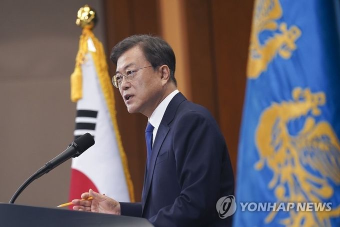 문재인 대통령이 지난 10일 청와대 춘추관에서 취임 3주년 대국민 특별연설을 하고 있다. 사진=연합뉴스