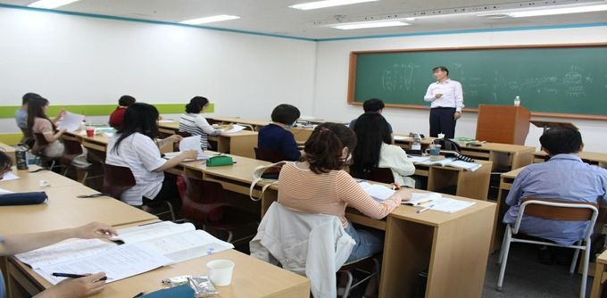 사진설명 : 주경야독 직업전문학교, 직업상담사 과정 교육전경