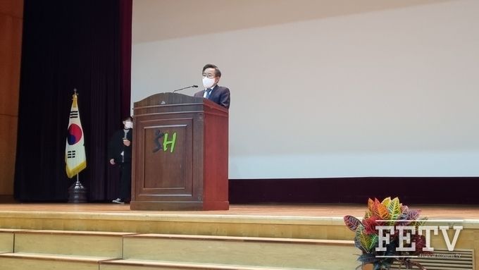 김헌동 SH 신임 사장이 15일 임명식에서 취임사를 하고 있다.