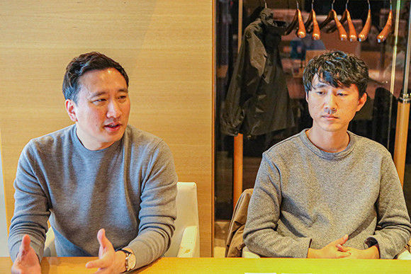 (좌) 지원길 스마일게이트RPG 대표 (우) 금강선 로스트아크 총괄 디렉터 (사진 = 스마일게이트)