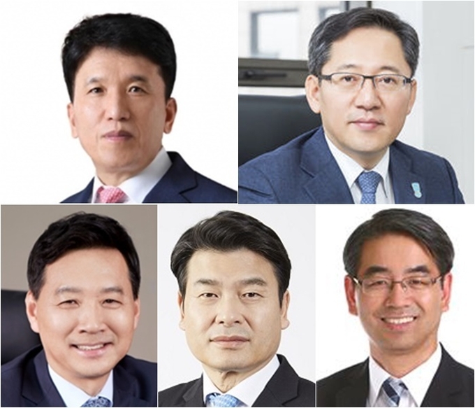 (윗줄 왼쪽부터) 함영주 하나금융 부회장, 박성호 하나은행장, 윤규선 하나캐피탈 사장, 이성용 전 베인앤드컴퍼니 코리아 대표, 최희남 전 한국투자공사 사장. 