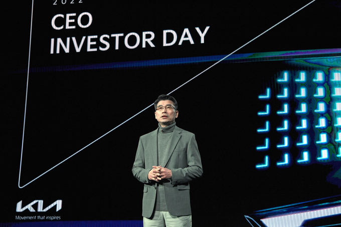 송호성 기아 사장이 CEO 인베스터 데이를 진행하는 모습