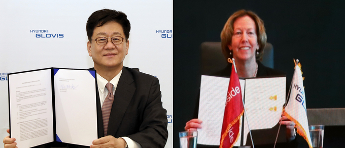 현대글로비스는 호주 에너지기업 우드사이드와 LNG 장기운송 계약을 체결했다. 12일 온라인 비대면 방식으로 열린 계약 체결식에서 김정훈 현대글로비스 대표(왼쪽)와 멕 오닐 우드사이드 대표가 협약 서명 후 기념촬영을 하고 있다. (사진=현대글로비스)<strong> </strong>
