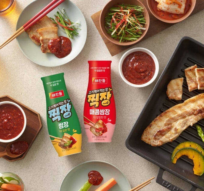  '디핑(Dipping, 찍어먹는)' 트렌드를 반영한 '찍어먹는 쌈장'인 '해찬들 찍장 쌈장', '해찬들 찍장 매콤쌈장' 2종 출시(사진=CJ제일제당)
