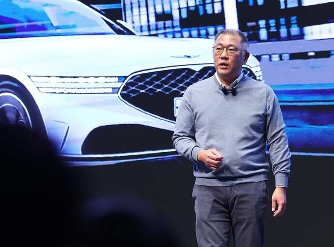 3일 오전 경기도 화성시 현대차·기아 남양연구소에서 열린 '2023 현대차그룹 신년회'에서 신년사를 하고 있는 정의선 현대자동차그룹 회장. 사진=연합뉴스