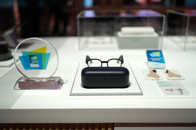 CES2023 혁신상을 수상한 제로 글래스TM 모습 (사진=SK바이오팜)