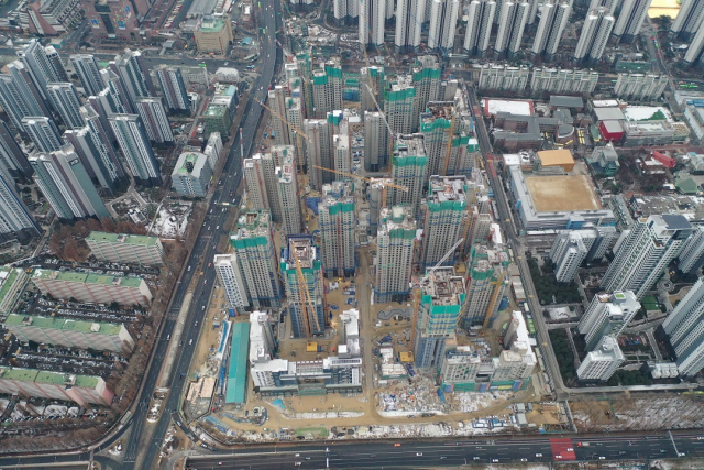서울 서초구 반포동 래미안 원베일리 공사 현장 모습. 사진=삼성물산