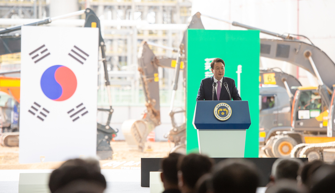 9일 울산공장에서 열린 S-OIL 샤힌 프로젝트 기공식에서 윤석열 대통령이 축사를 하고 있다.(사진=S-OIL)
