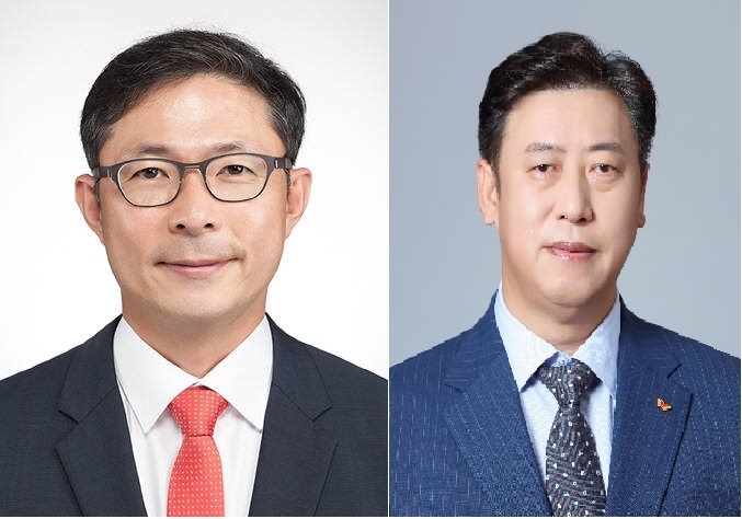 (왼쪽부터) SK바이오사이언스 안재용 대표, 김훈 CTO(최고기술책임자, 사장)(사진=SK바이오사이언스)