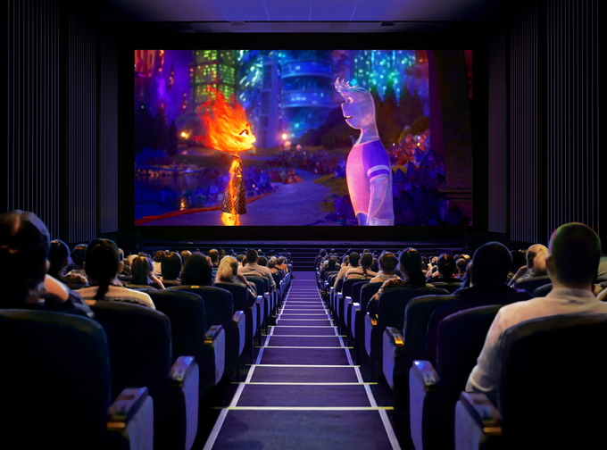 삼성전자 시네마 LED 스크린 오닉스를 통해 디즈니·픽사 신작 '엘리멘탈'을 4K HDR 화질로 즐길 수 있게 됐다.(사진=삼성전자)