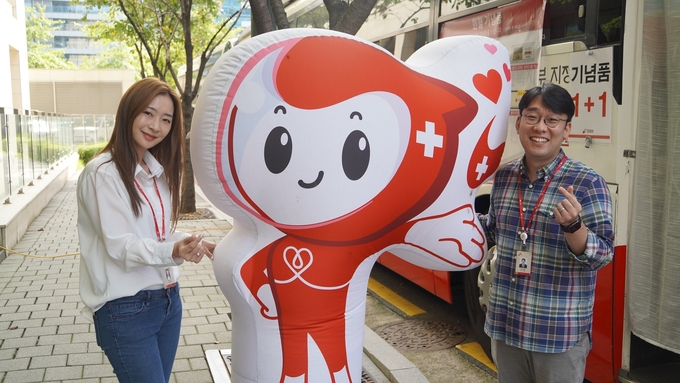 K가스와 관계사 구성원이 올해 세 번째 헌혈 캠페인을 진행하고 있다.(사진=SK가스)