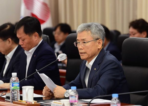 25일 한국전력 비상경영 및 경영혁신 실천 결의대회에서 김동철 한국전력 사장이 모두발언하고 있다.(사진=한국전력)