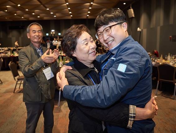 HD현대오일뱅크가 직원 부모님을 대상으로 1박 2일 동안 대산공장 초청행사를 진행(사진=HD현대오일뱅크) 