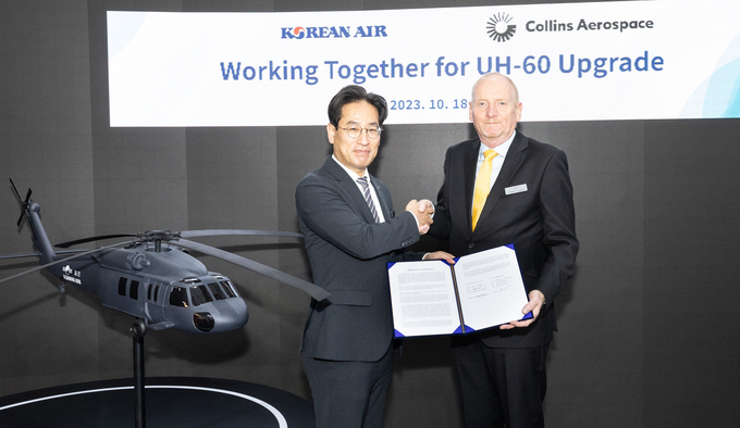 대한항공은 18일 '서울 ADEX 2023’에서 미국 콜린스 에어로스페이스(Collins Aerospace)와 UH-60 헬리콥터 성능개량 개발 협력을 위한 양해각서(MOU)를 체결했다. 사진=대한항공