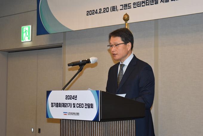 GS파워 유재영 대표가 집단에너지협회장 취임사를 하고있다.(사진=GS파워)
