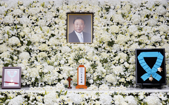 30일 서울 서대문구 연세대학교 신촌 세브란스병원 장례식장에 고 조석래 효성그룹 명예회장의 빈소 모습(사진=연합뉴스)