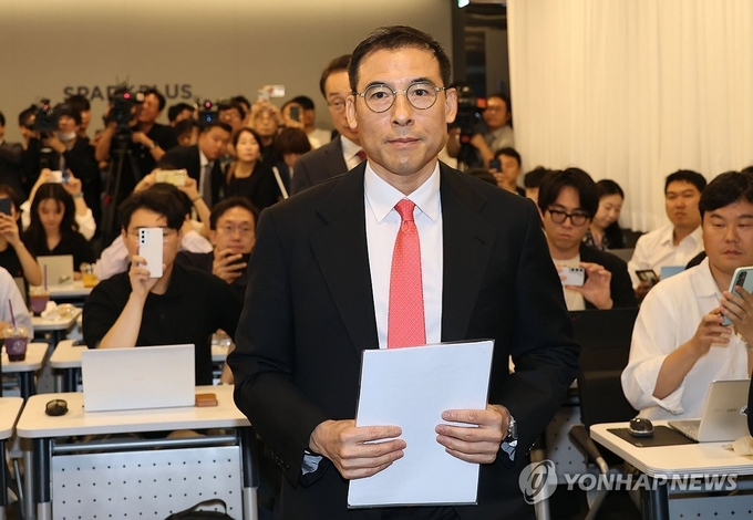  조현문 전 효성 부사장이 5일 오전 서울 강남구 스파크플러스에서 열린 유산 상속 관련 입장발표 기자회견에 참석하고 있다. (사진=연합뉴스)