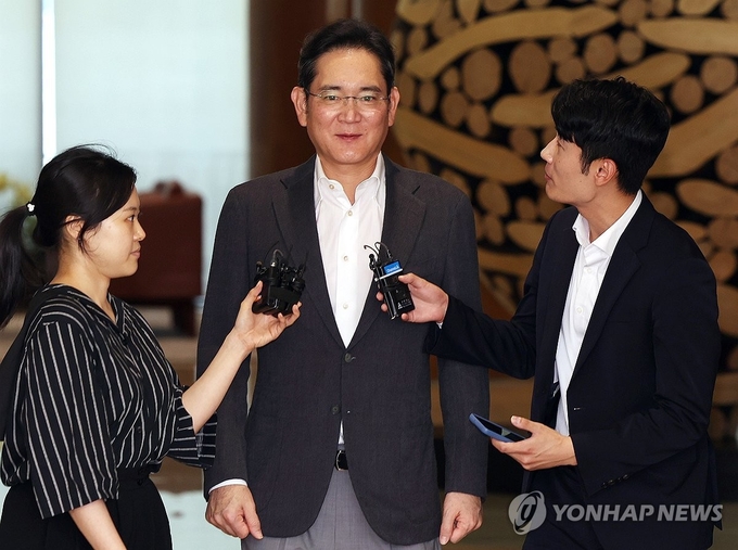 14일 인도 출장을 마치고 귀국한 이재용 삼성전자 회장(사진=연합뉴스)