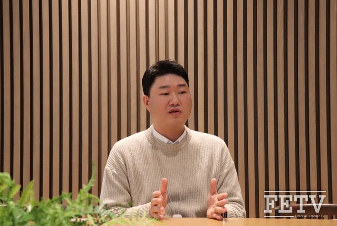 카카오뱅크 제휴 수신상품을 총괄하는 김태훈 팀장이 지난 18일 카카오뱅크 본사에서 FETV와 인터뷰를 진행하고 있다. 