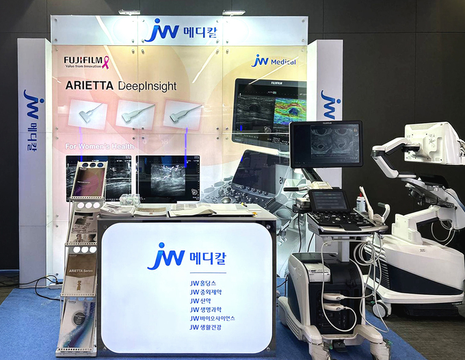 JW메디칼 대한생식의학회 학술대회 부스