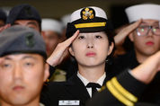 최태원 SK회장 둘째딸 민정씨, 해군 전역 후 中 투자회사 입사