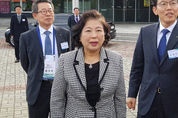 금강산관광 기념행사 4년 만에 개최…100여명 방북