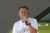 '현대차' 정의선, 청바지 입고 넥타이 푼다