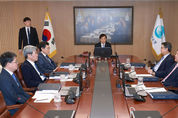 5월 금통위 '금리인하 의견' 사실상 2명…인하 시점 앞당겨지나
