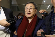 '성폭행·성추행'혐의 김준기 전 DB회장 구속기소