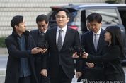 ‘묵묵부답’ 이재용 부회장, 파기환송심 2차 공판 출석