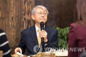 최기영 장관 "5G 중저가요금제, 알뜰폰부터 이통사로 확대 유도"