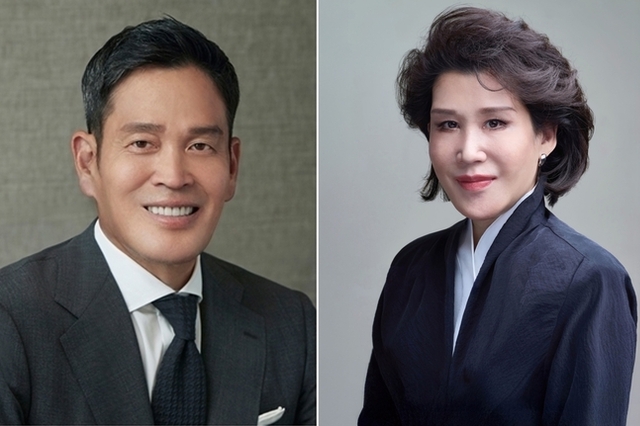 신세계그룹, 2세 지배력 강화 ‘장남은 사고 장녀는 수증’