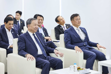 동원그룹 김남정 회장, DGT서 '또 럼 베트남 당서기장'과 환담