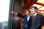 APEC 앞두고 삼성·SK, 오픈AI와 동행