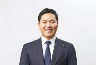 콜마그룹 임시주총, 오너 2세 ‘기권표’에 얽힌 계산법