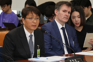 '회원 정보유출' 쿠팡, 국회 청문회서 '실세' 법무라인 베일 벗나