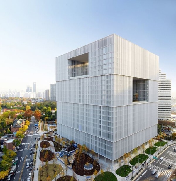 [단독] 아모레퍼시픽, 이마트 출신 안종훈 '디지털유닛장'으로 영입 - 뉴스 썸네일 이미지